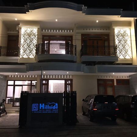 Hillside Suite Guest House Malang Extérieur photo