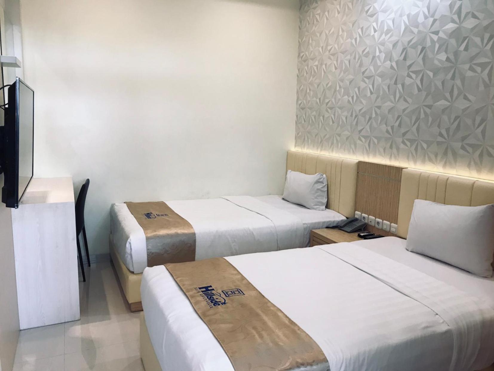 Hillside Suite Guest House Malang Extérieur photo